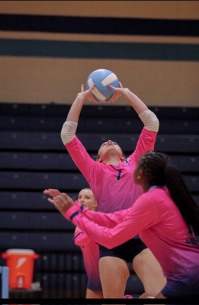 864 Elite Volleyball Club 2027:  Nadia Lawniczak (Nadia)